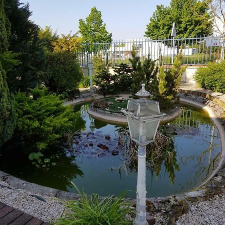 Pepiniere Vila Nogent-sur-Seine Exterior foto